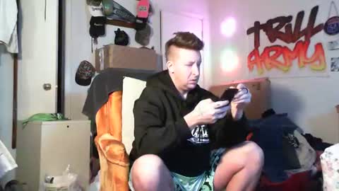 Snapshot of trillnonymau5 chatting on January 2025 09:04:02 PM trillnonymau5 online show from January 2025 09:04:02 PM