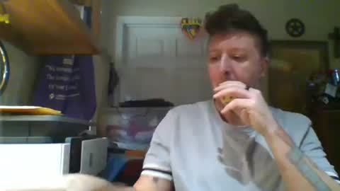 Snapshot of trillnonymau5 chatting on February 2025 10:31:01 PM trillnonymau5 online show from February 2025 10:31:01 PM