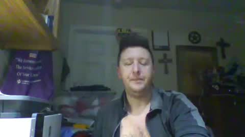 Snapshot of trillnonymau5 chatting on February 2025 12:16:01 PM trillnonymau5 online show from February 2025 12:16:01 PM