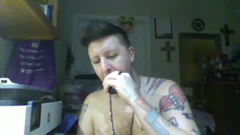 Snapshot of trillnonymau5 chatting on February 2025 07:31:02 AM trillnonymau5 online show from February 2025 07:31:02 AM