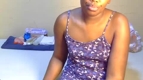 Snapshot of trina_z chatting on June 2026 09:14:01 AM trina_z online show from June 2026 09:14:01 AM