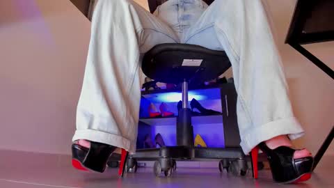 Snapshot of trinitixx chatting on December 2025 06:48:02 PM Triny online show from December 2025 06:48:02 PM