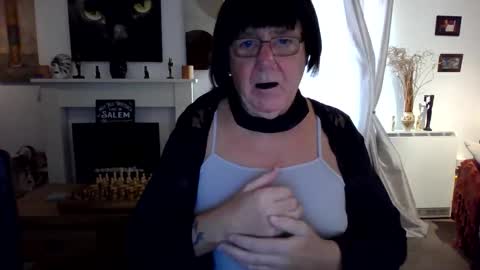 Snapshot of trinity1011 chatting on November 2025 07:55:02 AM trinity1011 online show from November 2025 07:55:02 AM