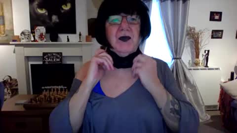 Snapshot of trinity1011 chatting on December 2025 09:25:01 AM trinity1011 online show from December 2025 09:25:01 AM