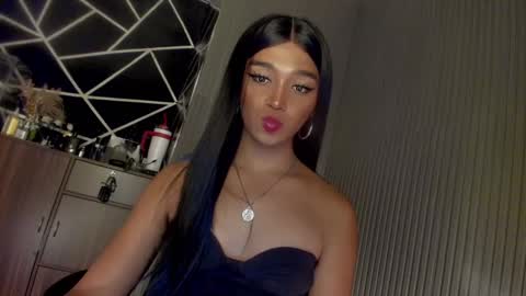 Snapshot of trinityfucksyou chatting on January 2025 01:48:01 PM Ms Ella online show from January 2025 01:48:01 PM