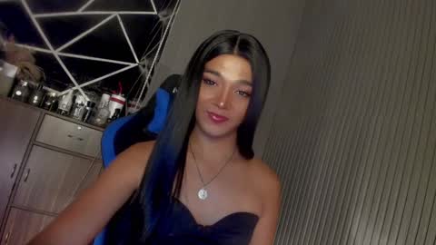 Snapshot of trinityfucksyou chatting on February 2025 01:33:01 PM Ms Ella online show from February 2025 01:33:01 PM