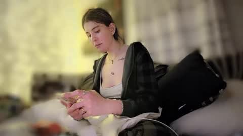 Snapshot of trinityxsecret chatting on March 2025 07:01:02 AM MadisonMontgomery online show from March 2025 07:01:02 AM