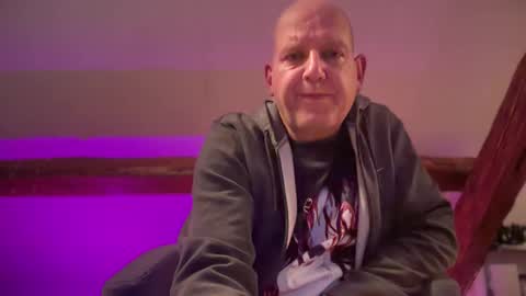 Triton online show from September 2025 04:14:01 AM