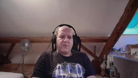 Snapshot of tritonspace chatting on May 2026 06:57:02 PM Triton online show from May 2026 06:57:02 PM