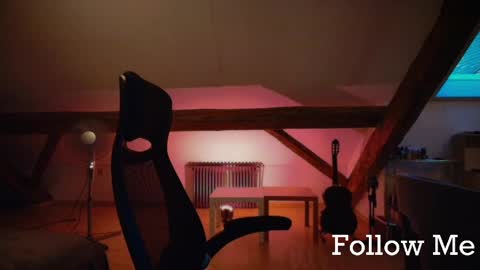 Snapshot of tritonspace chatting on May 2026 03:34:02 AM Triton online show from May 2026 03:34:02 AM