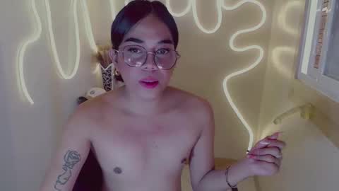 trixie_foxslut online show from January 2026 07:00:01 AM