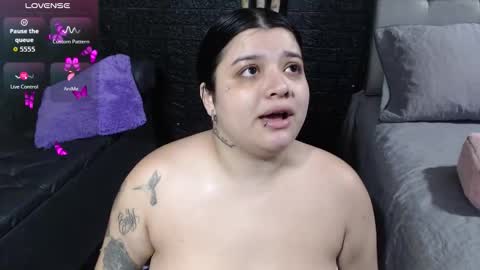 Snapshot of trixxiee_ chatting on October 2025 10:14:01 AM trixxiee_ online show from October 2025 10:14:01 AM