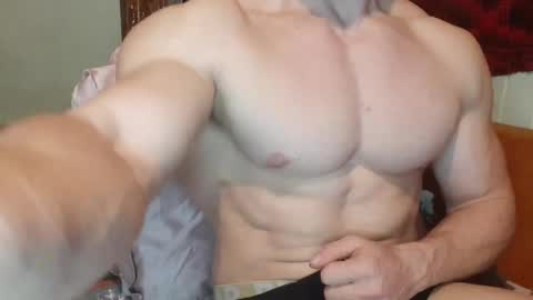 Troncq online show from February 2025 01:42:02 PM