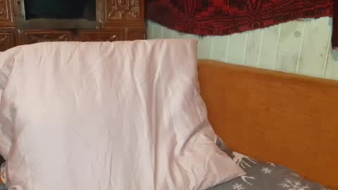 Troncq online show from February 2025 12:45:02 PM