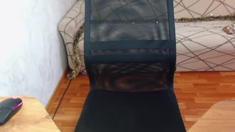 Snapshot of trone41 chatting on December 2025 04:19:01 AM I POST MY FUCKING VIDEOS AND PICS online show from December 2025 04:19:01 AM