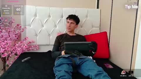 Troy online show from October 2025 09:01:01 PM