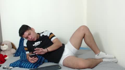 Snapshot of troy_evanss chatting on December 2024 06:46:02 PM Troy online show from December 2024 06:46:02 PM