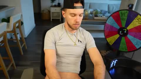 Snapshot of troy_greenxo chatting on February 2026 10:32:01 PM Troy Green online show from February 2026 10:32:01 PM