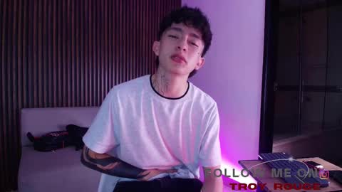 Troy online show from November 2025 07:24:01 PM