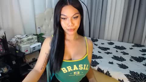 Snapshot of ts_tatiana chatting on December 2024 10:14:01 AM billie online show from December 2024 10:14:01 AM