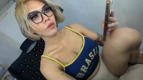 Snapshot of ts_tatiana chatting on September 2025 05:46:02 PM billie online show from September 2025 05:46:02 PM