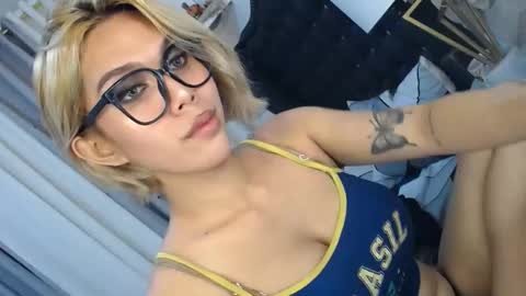 Snapshot of ts_tatiana chatting on October 2025 07:23:02 PM billie online show from October 2025 07:23:02 PM