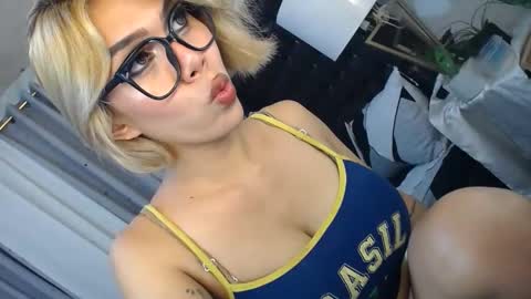 Snapshot of ts_tatiana chatting on October 2025 08:08:01 PM billie online show from October 2025 08:08:01 PM