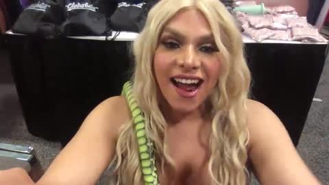 Jessie online show from December 2024 11:03:01 PM