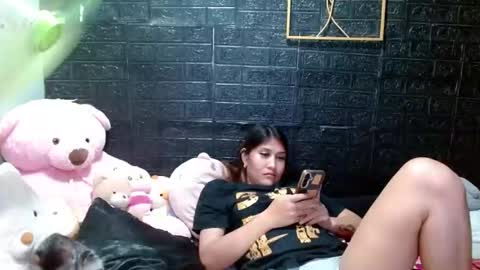 SHENA  online show from April 2026 04:19:01 PM