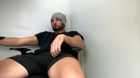 Snapshot of tuamante000 chatting on November 2025 05:27:02 AM Stimulation make me Cum in Public or in Pvt online show from November 2025 05:27:02 AM