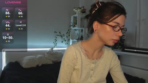 Hi everyone my name is Tina Id love it if you could help make sense of it here  online show from December 2024 11:23:02 PM