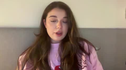 Snapshot of tutti_frutti_ chatting on April 2026 06:27:01 PM Ariana online show from April 2026 06:27:01 PM