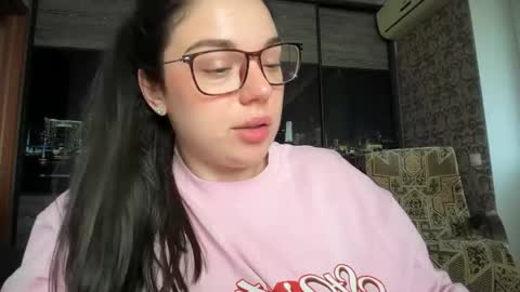 Snapshot of tutti_frutti_ chatting on May 2026 06:19:02 AM Ariana online show from May 2026 06:19:02 AM