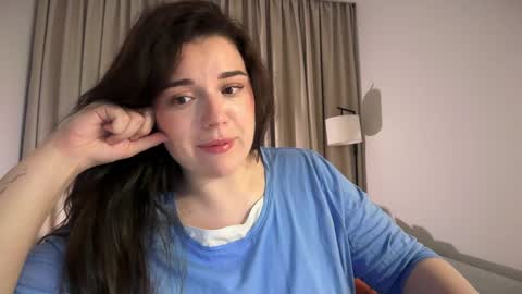 Snapshot of tutti_frutti_ chatting on May 2026 09:09:02 PM Ariana online show from May 2026 09:09:02 PM