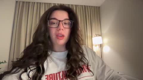 Snapshot of tutti_frutti_ chatting on May 2026 09:31:02 PM Ariana online show from May 2026 09:31:02 PM