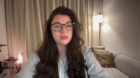 Snapshot of tutti_frutti_ chatting on May 2026 08:15:01 PM Ariana online show from May 2026 08:15:01 PM