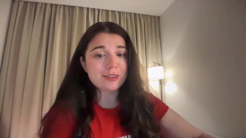Snapshot of tutti_frutti_ chatting on May 2026 08:27:01 PM Ariana online show from May 2026 08:27:01 PM