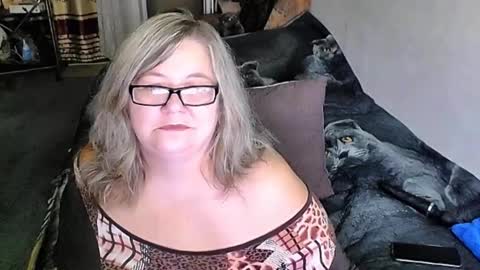 Lana online show from September 2025 06:57:01 PM