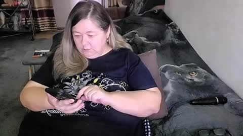 Snapshot of tviks chatting on April 2026 12:24:01 AM Lana online show from April 2026 12:24:01 AM
