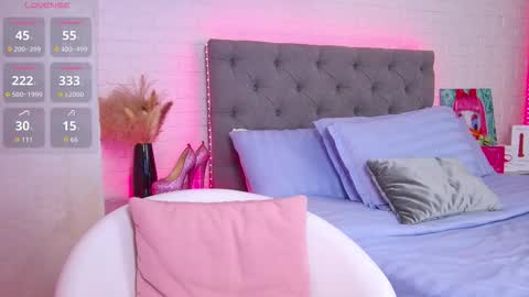 Hallie online show from October 2025 01:25:01 AM