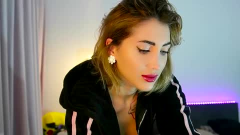 MayCarrey online show from October 2025 09:50:02 AM