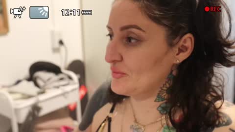 Elle online show from December 2024 01:32:02 AM