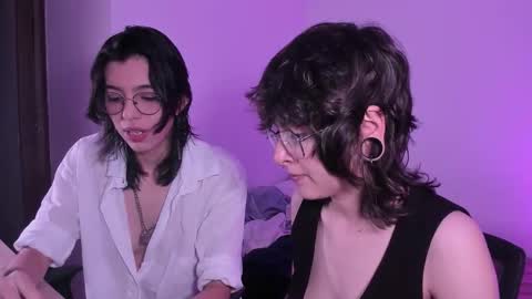 Eve  Lili online show from November 2025 09:24:02 PM