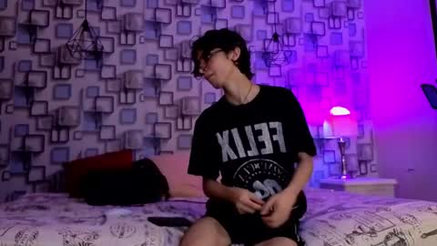 Snapshot of twink_sebas7 chatting on May 2026 12:10:02 PM Sebastin online show from May 2026 12:10:02 PM