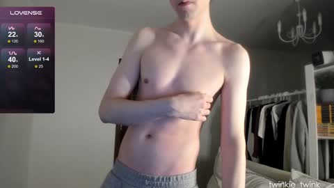 Snapshot of twinkie_twink chatting on February 2025 01:55:01 AM Andy online show from February 2025 01:55:01 AM