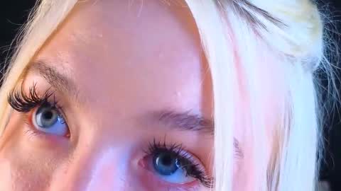 Snapshot of twinklefluff chatting on March 2025 10:48:01 AM twinklefluff online show from March 2025 10:48:01 AM