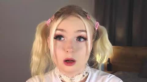 Snapshot of twinklefluff chatting on October 2025 04:09:02 PM twinklefluff online show from October 2025 04:09:02 PM