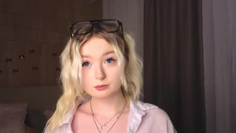 twinklefluff online show from January 2026 04:12:02 PM