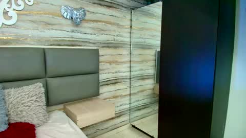 twinslovers_ online show from November 2025 10:21:02 PM