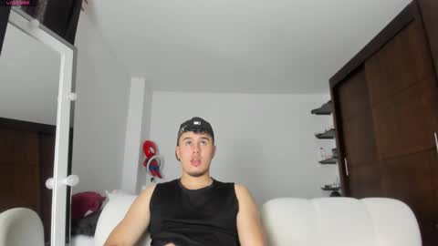 Snapshot of twintease chatting on November 2025 02:27:02 PM twintease online show from November 2025 02:27:02 PM